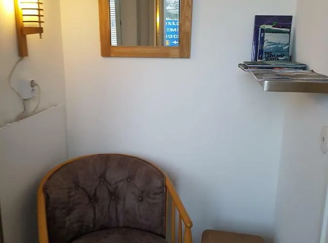 아파트 Skylights *